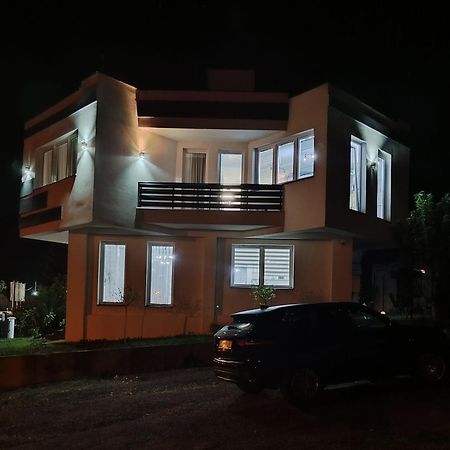 Villa Lea Тузла Екстериор снимка