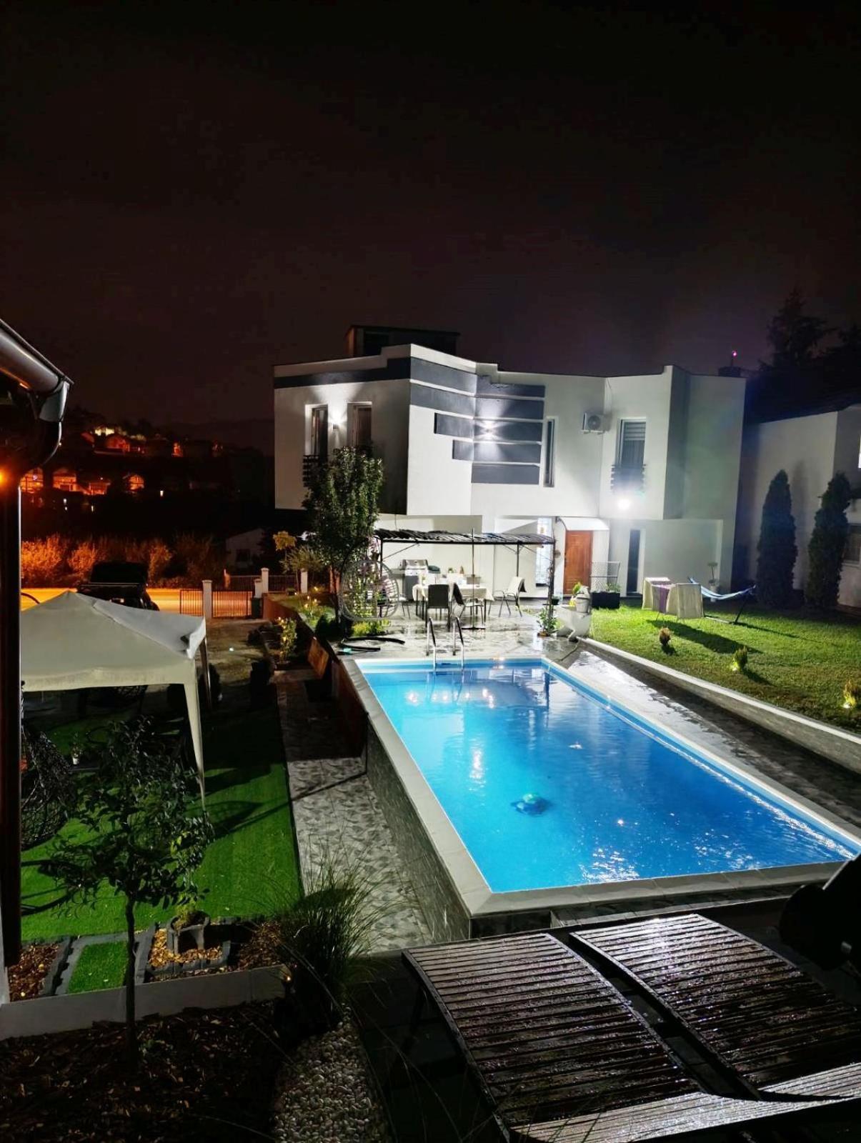 Villa Lea Тузла Екстериор снимка