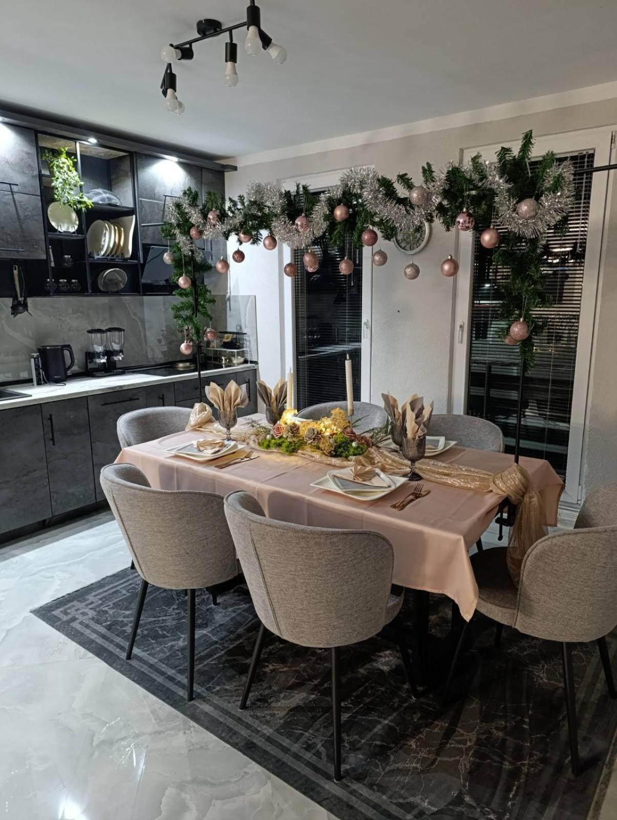 Villa Lea Тузла Екстериор снимка