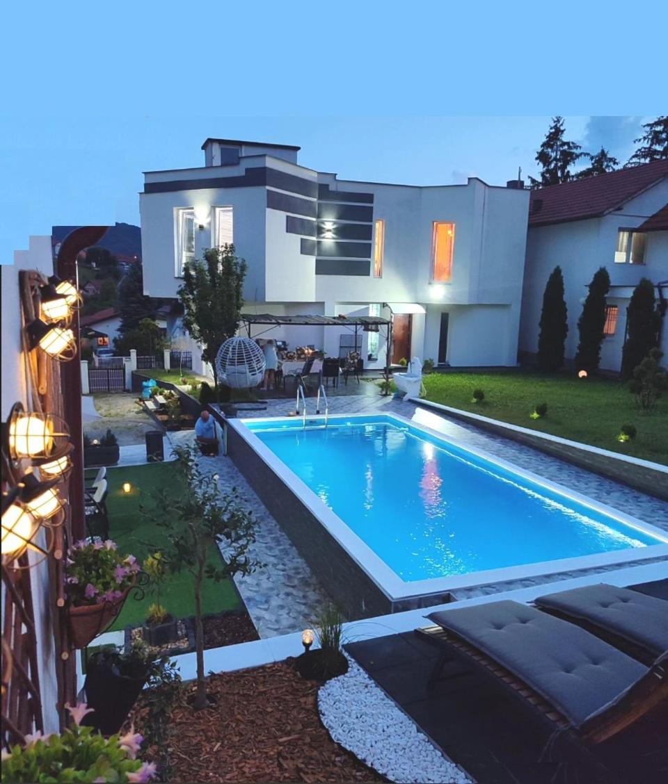 Villa Lea Тузла Екстериор снимка
